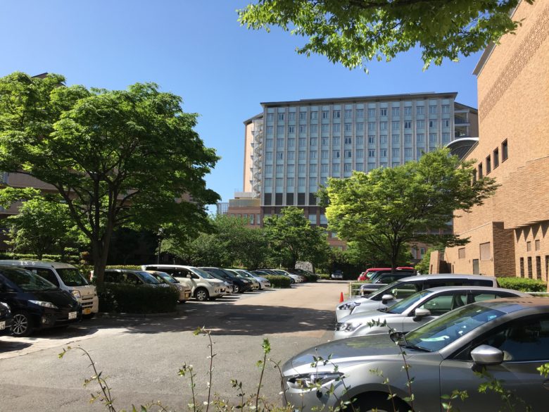 総合図書館 駐車場内の様子