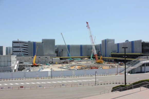 MARK IS 福岡ももち（建設中）　ヤフオクドーム方面から