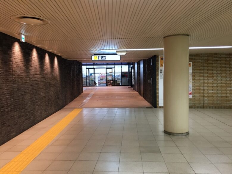 都ホテルと博多駅