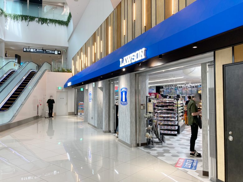 福岡空港　コンビニ　ローソン