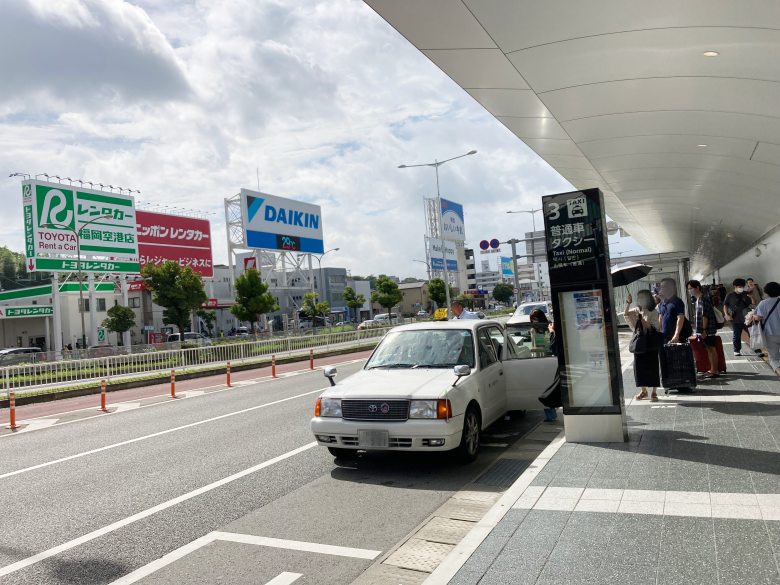 福岡空港　国内線　バス乗り場　タクシー乗り場　予約　プレミアム　国際線との連絡バス　高速