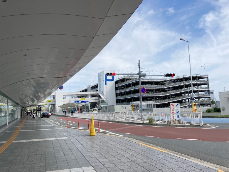福岡空港　国内線　タクシー乗り場　バス乗り場　予約　高速