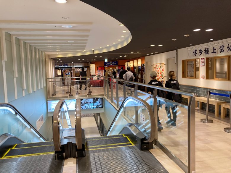 博多駅 ラーメン街道 博多めん街道 場所 行き方