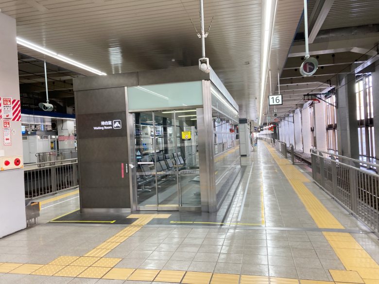 博多駅　新幹線　待合室　改札内　ホーム