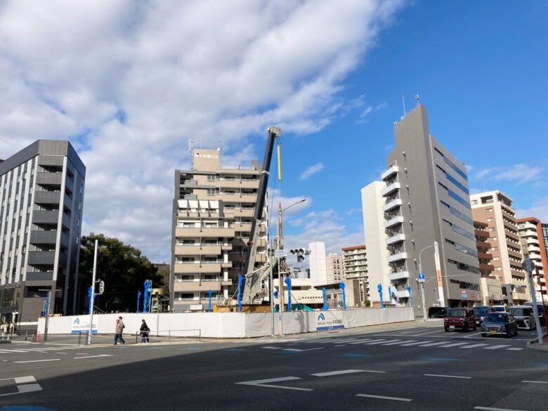 キャナルシティ博多　イーストビル横のガソリンスタンドがホテルへ