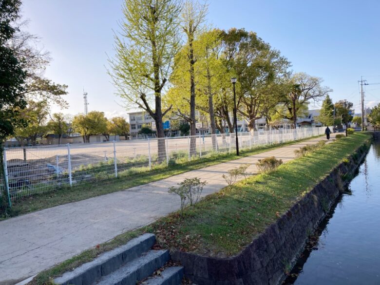 佐賀城内にある小学校